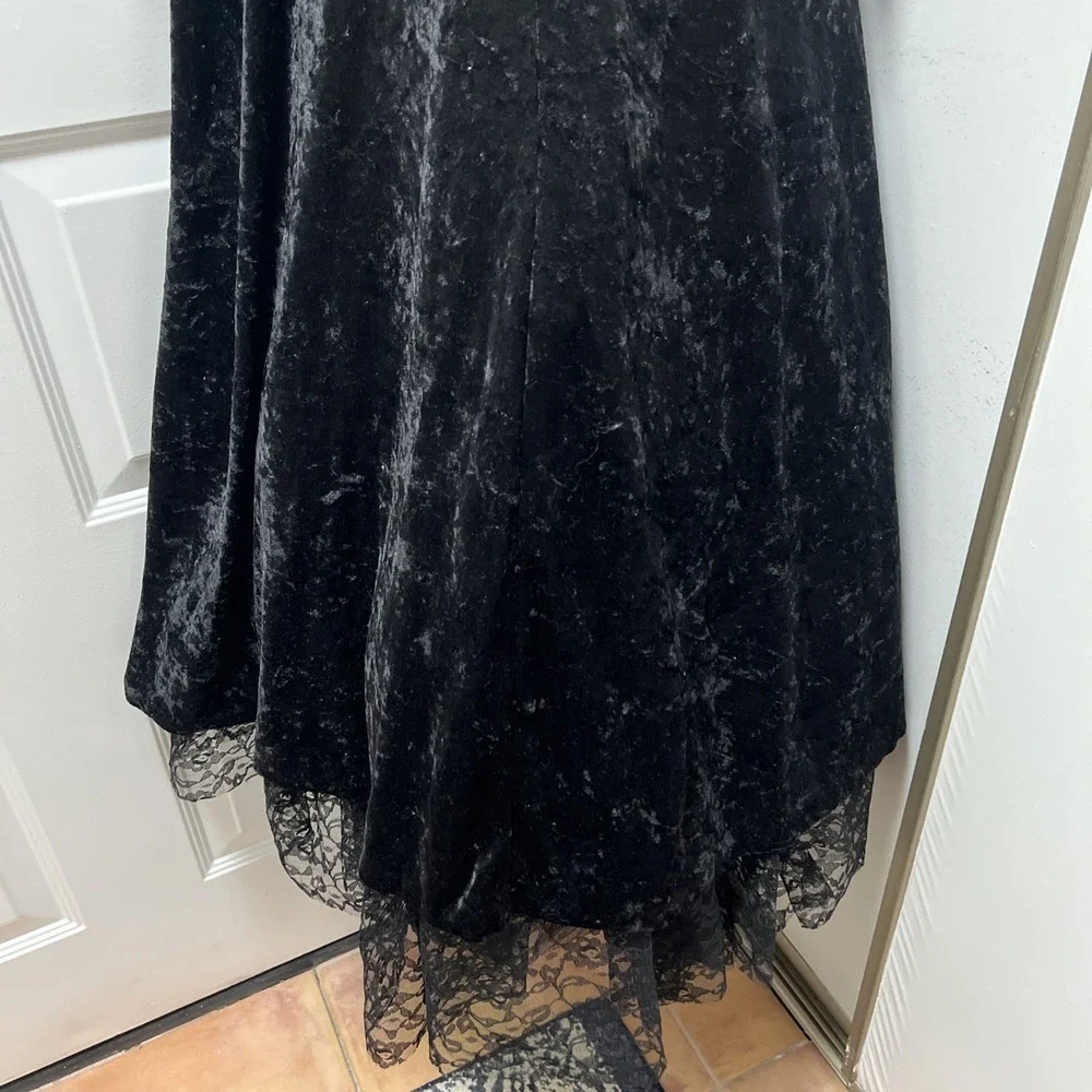 VTG Y2K Gothic Velvet Satin Vampire Gown, Laced Petticoat ,Choker Sz M Halloween